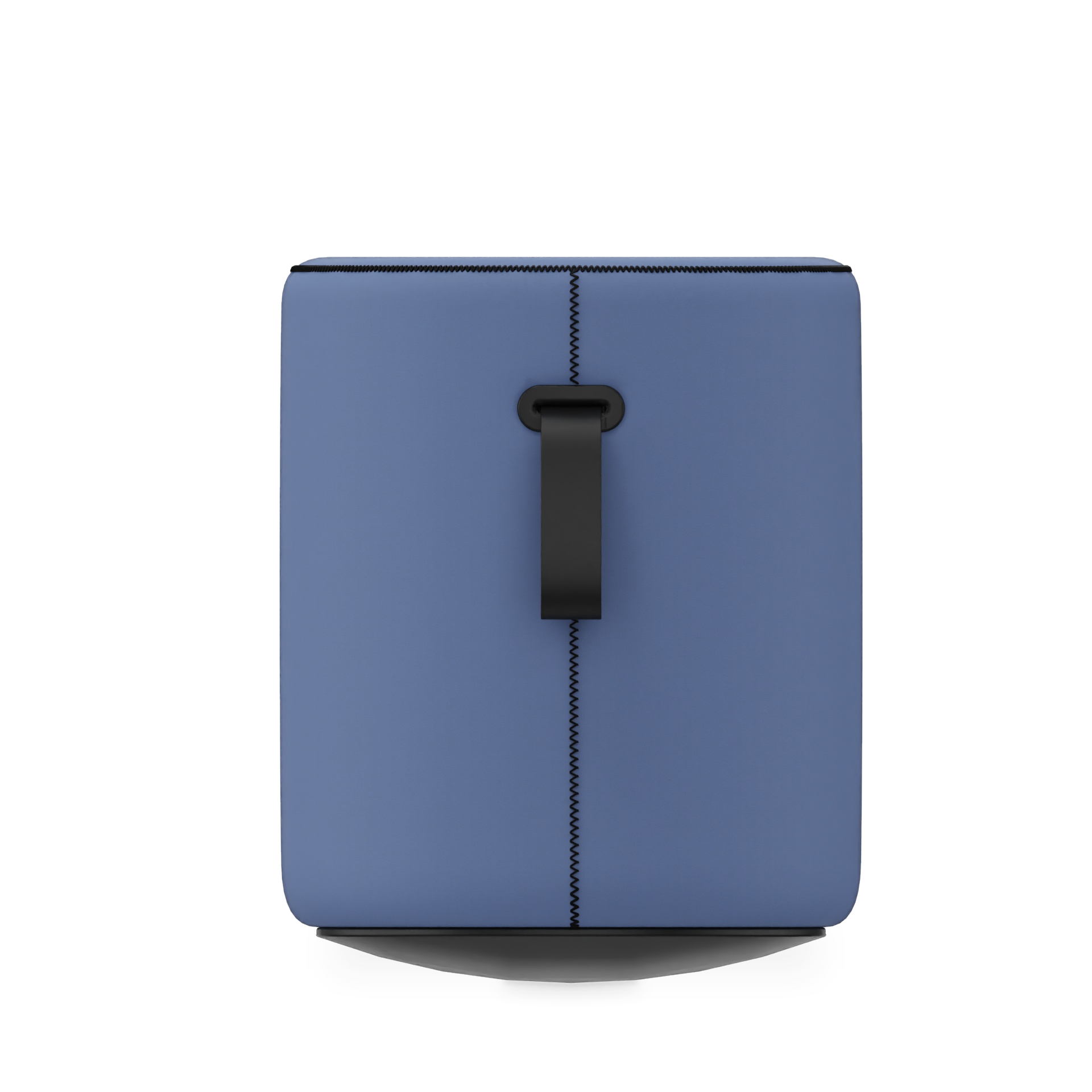 Ein moderner, quadratischer Ottoman aus blauem Stoff mit einem markanten schwarzen Tragegriff an der Seite, dekorativen Zickzacknähten und einem schlanken, minimalistischen Design, das für moderne Wohnräume geeignet ist.